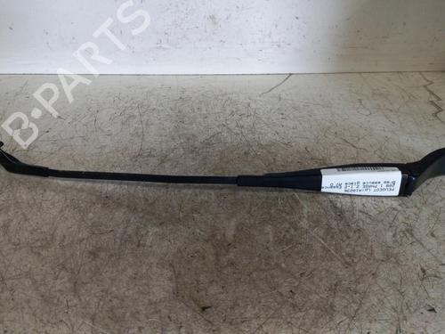 Used Front windshield wiper arm PEUGEOT 208 I (CA_, CC_) 1.2 PureTech 82 (82 hp) 19881345
