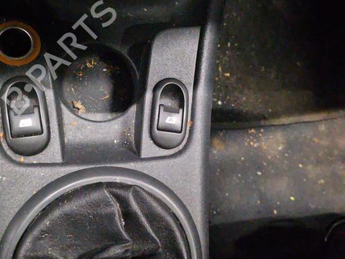 Used Right front window switch Right front window switch CITROËN C3 Pluriel (HB_) 1.4 (73 hp) 31318401 31318401