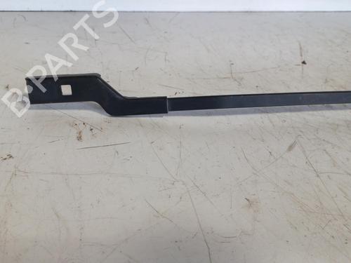 Used Front windshield wiper arm PEUGEOT 308 I (4A_, 4C_) 1.6 HDi (109 hp) 19902329