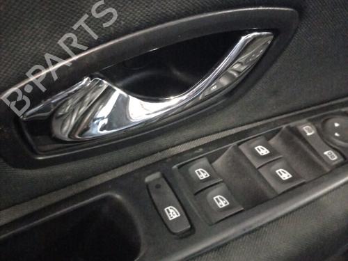 Used Front left interior door handle RENAULT MEGANE III Hatchback (BZ0/1_, B3_) 1.5 dCi (BZ09, BZ0D, BZ1W, BZ29, BZ14) (110 hp) 23777841