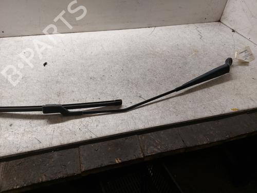 Used Front windshield wiper arm RENAULT TWINGO II (CN0_) 1.2 Turbo (CN0C, CN0F) (100 hp) 22653415