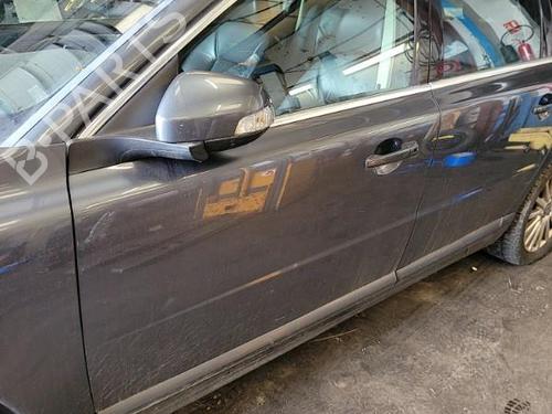 Left front door VOLVO V70 III (135)  32228890