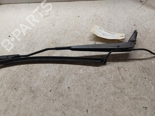 Used Front windshield wiper arm CITROËN C4 CACTUS 1.6 BlueHDi 100 (99 hp) 23774596