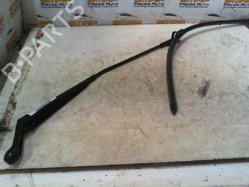 Front windshield wiper arm PEUGEOT 407 (6D_) 2.0 HDi 135 (6DRHRH, 6DRHRE, 6DRHRG, 6DRHRJ) | BP19895983C143 