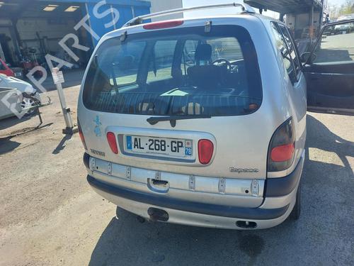 Right headlight RENAULT ESPACE III (JE0_) 2.2 dCi (JE0K) | BP19897060C29 