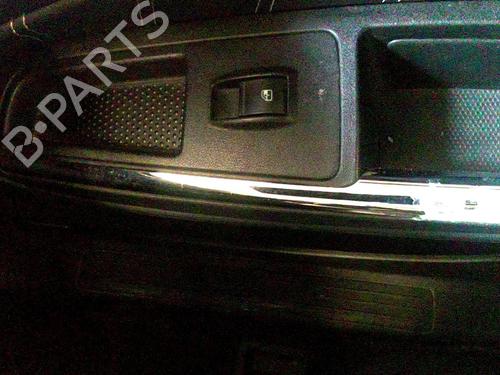 Interrupteur de vitre avant droite LANCIA DELTA III (844_) 2.0 D Multijet (844.AXD1A, 844.AXM1A) (165 hp) 19883210