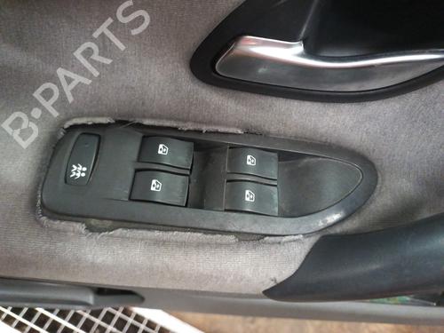 Used Left front window switch RENAULT LAGUNA II Grandtour (KG0/1_) 2.2 dCi (KG0F) (150 hp) 25600474