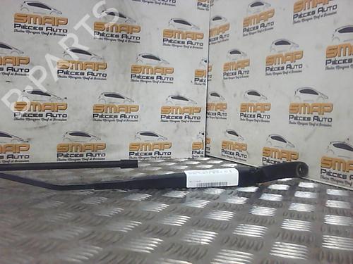 Used Front windshield wiper arm RENAULT LAGUNA III (BT0/1) 1.5 dCi (BT00, BT0A, BT0T, BT1J) (110 hp) 19891277