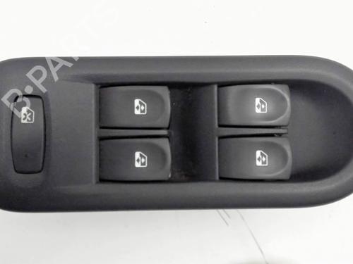 Used Left front window switch RENAULT CLIO III (BR0/1, CR0/1) 1.5 dCi (C/BR0G, C/BR1G) (68 hp) 29513986