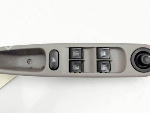 Used Left front window switch Left front window switch RENAULT ZOE (BFM_) ZOE (92 hp) 27294062 27294062