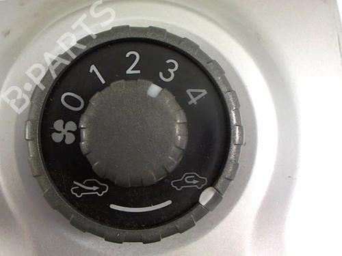 Used Climate control Climate control TOYOTA YARIS (_P9_) 1.4 D-4D (NLP90_, NLP90R) (90 hp) 20466922 20466922