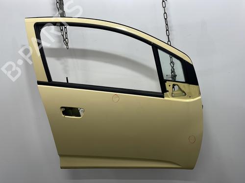 Used Right front door CHEVROLET SPARK (M300) 1.0 (68 hp) 32042551