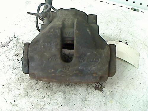 Venstre bremsekaliber foran VW PASSAT B5 (3B2) 1.9 TDI (110 hp) 25263920
