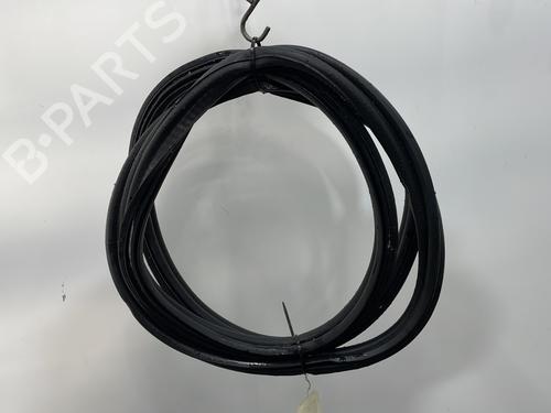 Used Rubber door seal Rubber door seal PEUGEOT 2008 II (UD_, US_, UY_, UJ_, UR_, UC_) 1.2 PureTech 130 (USHNS, URHNS) (130 hp) 30602872 30602872