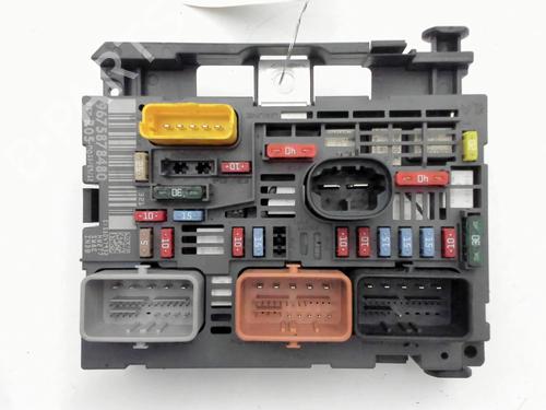 Used Fuse box PEUGEOT 308 SW I (4E_, 4H_) 1.6 HDi (92 hp) 28811065