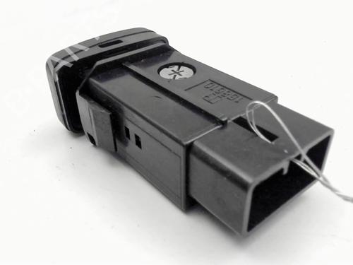 Used Warning switch Warning switch TOYOTA STARLET (_P9_) 1.3 (EP91_, EP91R) (75 hp) 30912845 30912845