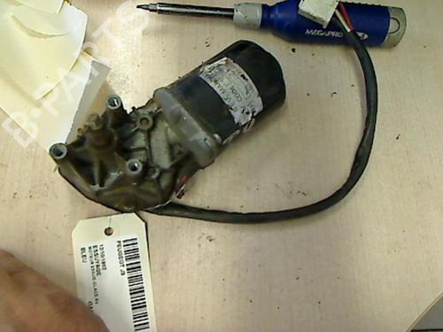 Used Front wiper motor PEUGEOT J9 Van 2.5 D (72 hp) 25264676