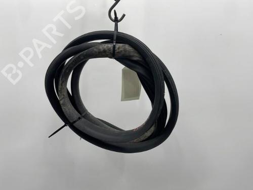 Used Rubber door seal DACIA DUSTER (HM_) 1.5 dCi 115 (HMAD) (116 hp) 20418937