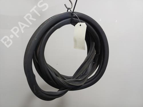 Used Rubber door seal Rubber door seal PEUGEOT 308 I (4A_, 4C_) 1.6 HDi (90 hp) 35892593 35892593