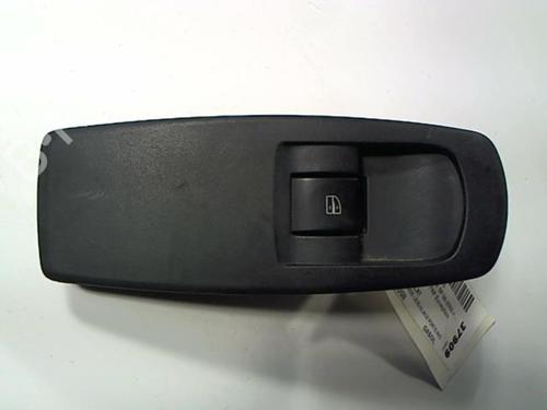 Used Right front window switch RENAULT KOLEOS I (HY_) 2.0 dCi (HY0K) (150 hp) 20453462