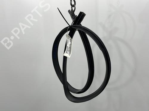 Used Rubber door seal Rubber door seal TOYOTA YARIS (_P1_) 1.4 D-4D (NLP10_, NLP10R) (75 hp) 24468280 24468280