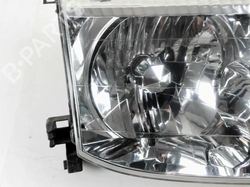 Right headlight NISSAN X-TRAIL I (T30) 2.2 dCi 4x4 | BP29625209C29