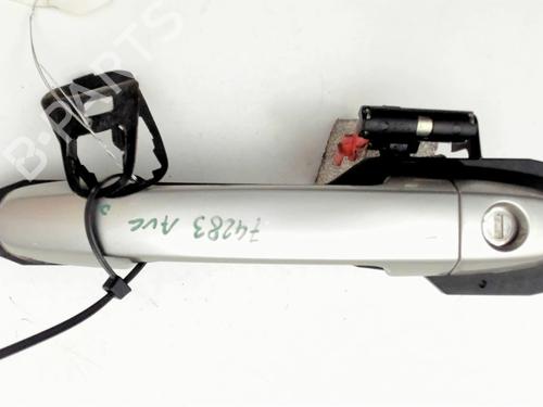 front-left-exterior-door-handle-toyota-corolla-verso-_e12_-2001-2002-2003-2004-2005-2006-2007-34635469 main image