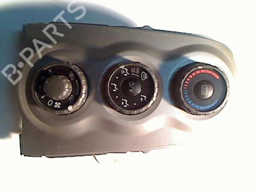 Used Climate control TOYOTA YARIS (_P9_) 1.4 D-4D (NLP90_, NLP90R) (90 hp) 20430608