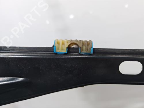 Elevalunas delantero derecho Elevalunas delantero derecho VW JETTA III (1K2) 1.9 TDI (105 hp) 33895100 33895100