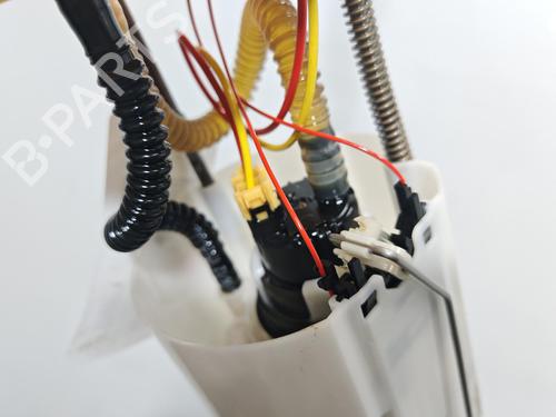 Used Fuel pump Fuel pump FIAT 500L (351_, 352_) 1.3 D Multijet (199LXY1A, 199LXY11) (84 hp) 39904752 39904752