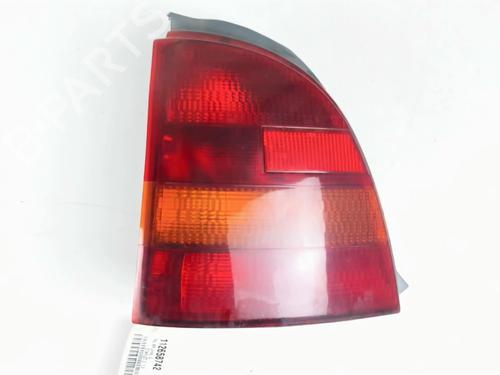 Achterlicht links TOYOTA STARLET (_P9_) 1.3 (EP91_, EP91R) (75 hp) 30736388