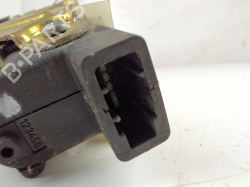 Used Rear left lock Rear left lock OPEL VECTRA A Hatchback (J89) 1.7 TD (F68, M68) (82 hp) 21236286 21236286