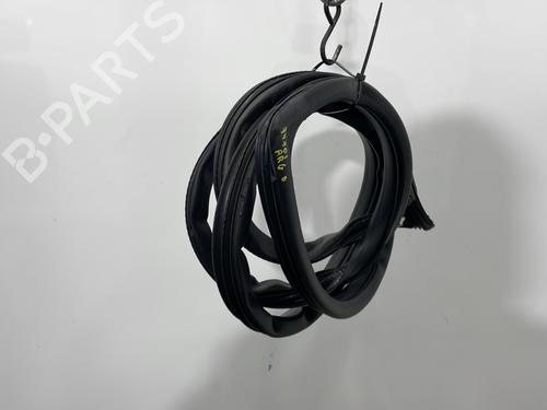 rubber-door-seal-toyota-corolla-_e12_-2001-2002-2003-2004-2005-2006-2007-2008-31932299 main image