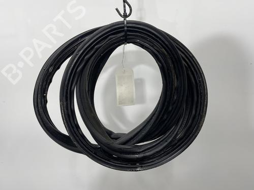 borracha-vedante-da-porta-toyota-prius-plus-_w4_-2011-32373724 main image