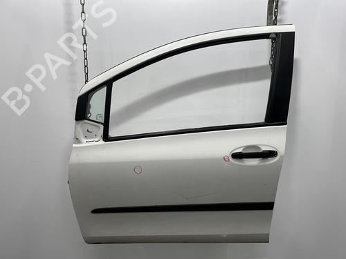 Porte avant gauche TOYOTA YARIS (_P9_) 1.4 D-4D (NLP90_, NLP90R) (90 hp) 32138953