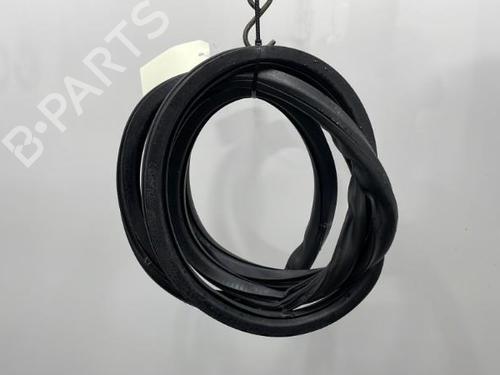 Used Rubber door seal SEAT LEON (1P1) 2.0 TDI 16V (140 hp) 20389079