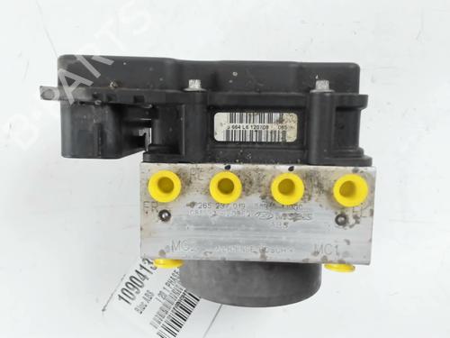 Used ABS pump HYUNDAI i20 I (PB, PBT) 1.4 CRDi (75 hp) 27638435