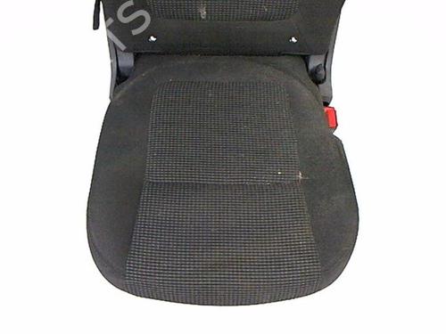 Rear seat PEUGEOT 5008 (0U_, 0E_) 1.6 HDi | BP20436369C17