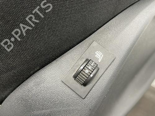 Left front seat PEUGEOT 208 I (CA_, CC_) 1.6 HDi / BlueHDi 75 | BP30137061C15 