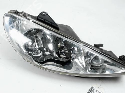 Used Right headlight PEUGEOT 206 Hatchback (2A/C) 1.4 i (75 hp) 31362859