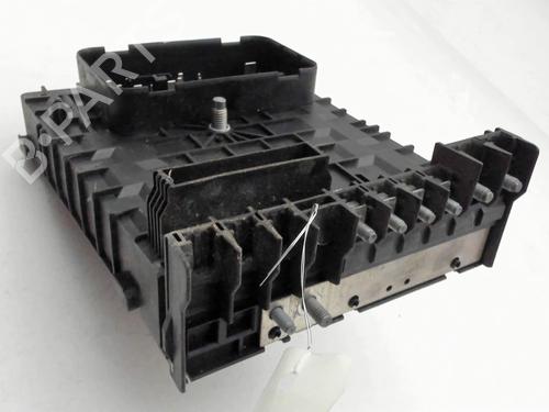 Used Fuse box Fuse box 39576082 39576082