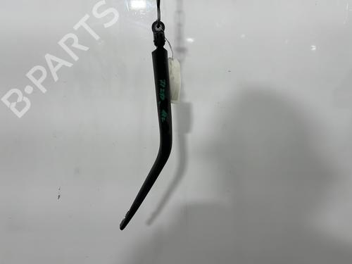 Used Rear windshield wiper arm Rear windshield wiper arm RENAULT TRAFIC II Bus (JL) 1.9 dCI 100 (JL0C, JL0K) (101 hp) 33743680 33743680