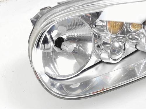 Right headlight VW GOLF IV (1J1) 1.9 TDI | BP20396033C29 