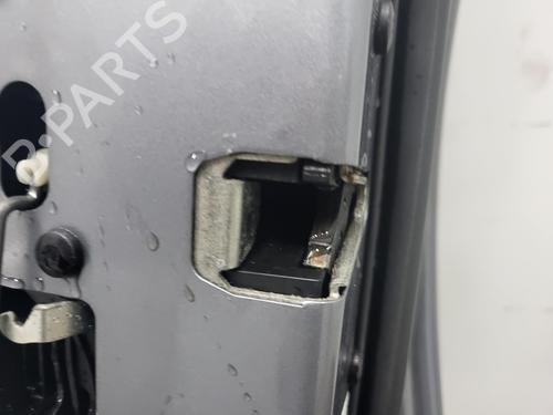 Used Right front door Right front door 20451719 20451719