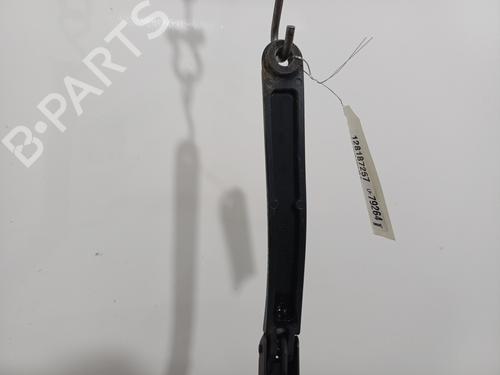 front-windshield-wiper-arm-renault-clio-iv-bh_-2012-2013-2014-2015-2016-2017-2018-2019-2020-2021-36685138 main image