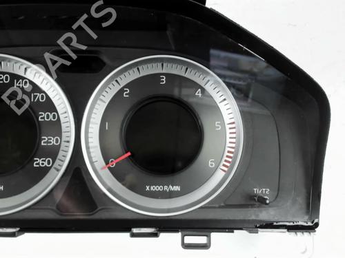 Instrument cluster VOLVO V60 I (155) D5 AWD | BP27163713C47 
