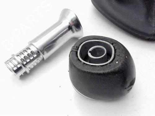 Used Shift knob Shift knob FIAT 500L (351_, 352_) 1.3 D Multijet (199LXY1A, 199LXY11) (84 hp) 40224632 40224632