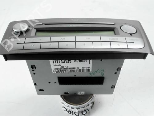 Used Radio Radio FIAT LINEA (323_, 110_) 1.3 D Multijet (323AXB11, 323AXB1A) (90 hp) 31053208 31053208