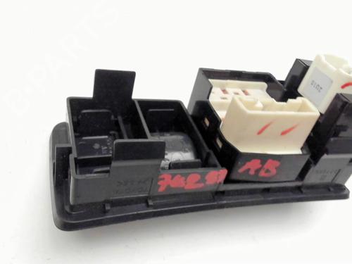 Used Headlight switch Headlight switch TOYOTA COROLLA Verso (_E12_) 1.6 VVT-i (ZZE121_, ZZE121R) (110 hp) 35892632 35892632