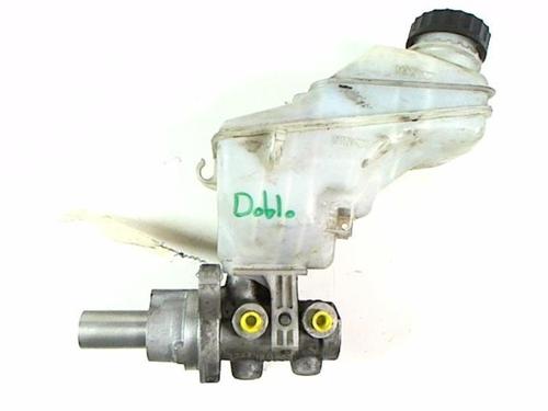 Used Brake master cylinder FIAT DOBLO Cargo (263_) 1.6 D Multijet (263WXD1B, 263WXR1B, 263WXX1B, 263ZXD1B,... (105 hp) 20467451
